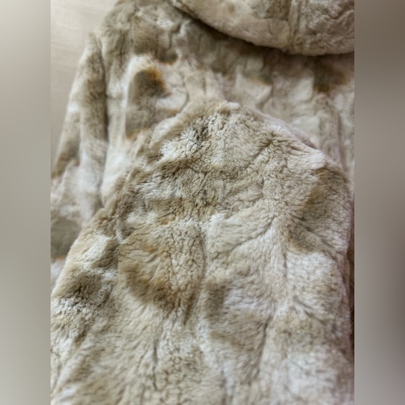 Dennis by Dennis Basso Faux Fur Jacket Women’s Large Neutral Plush Coat - Picture 10 of 10